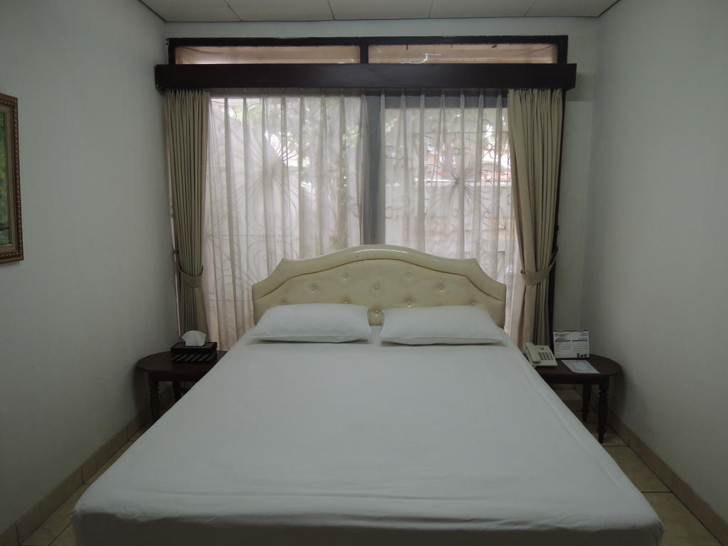 Rumah Polonia Guest House Jakarta Bilik gambar