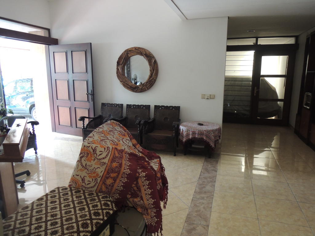 Rumah Polonia Guest House Jakarta Luaran gambar