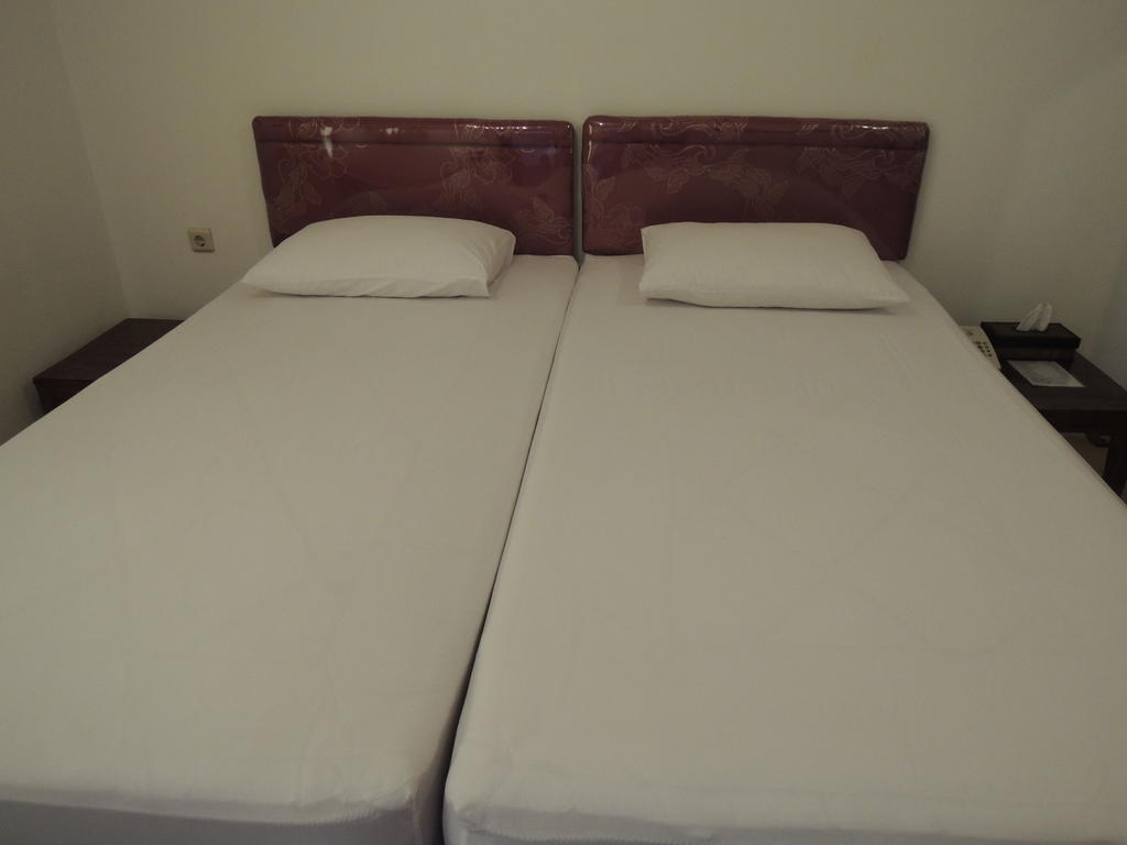 Rumah Polonia Guest House Jakarta Bilik gambar