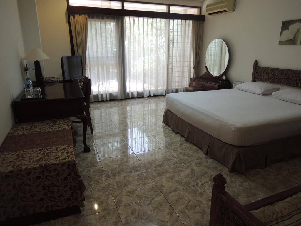 Rumah Polonia Guest House Jakarta Bilik gambar
