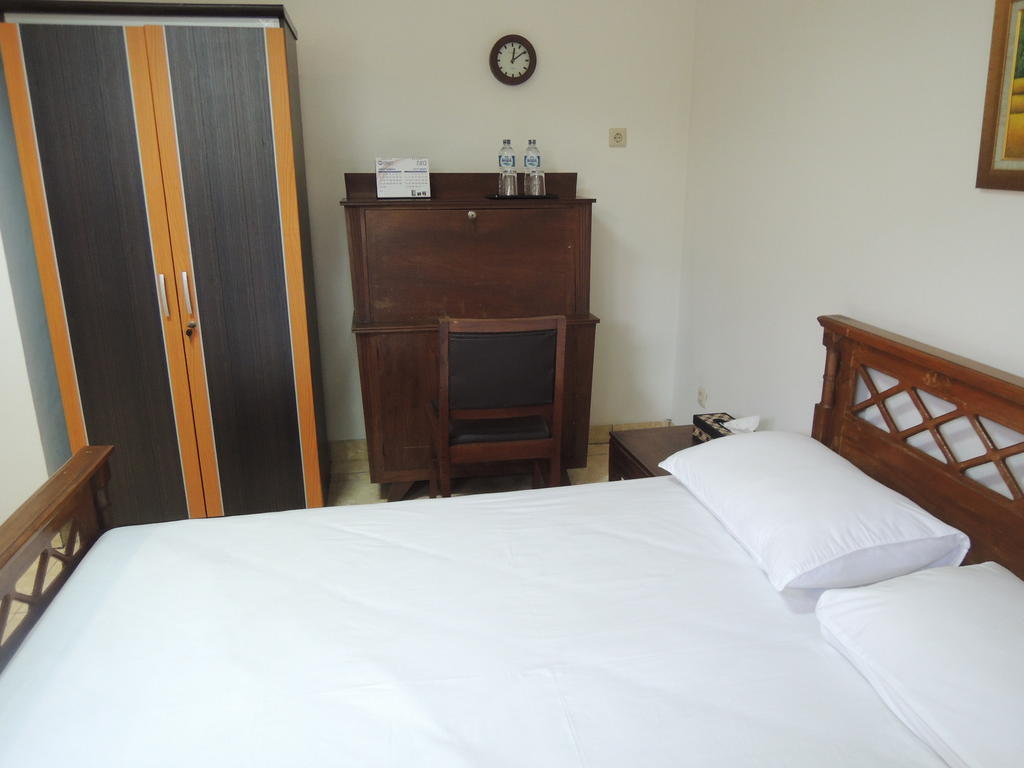 Rumah Polonia Guest House Jakarta Luaran gambar